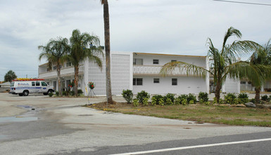 Satellite Arms Apartments in Satellite Beach, FL - Building Photo - Building Photo