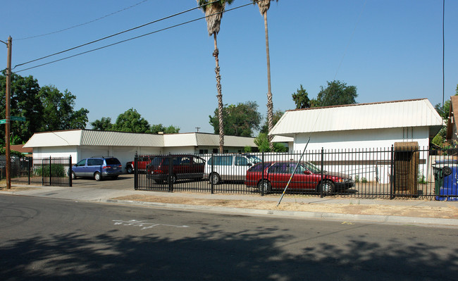 1345 N Rowell Ave in Fresno, CA - Building Photo - Building Photo