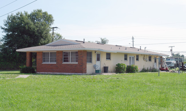 1033-1035 School St in Cocoa, FL - Building Photo - Building Photo