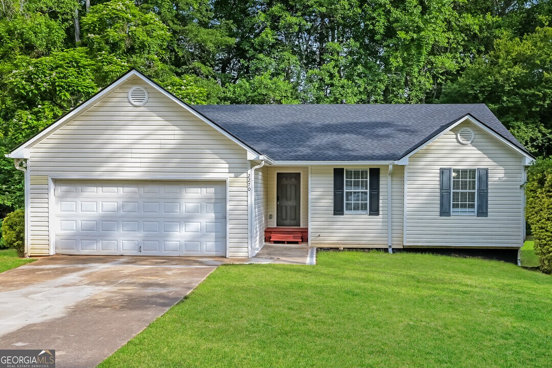 2270 Village Dr in Covington, GA - Building Photo