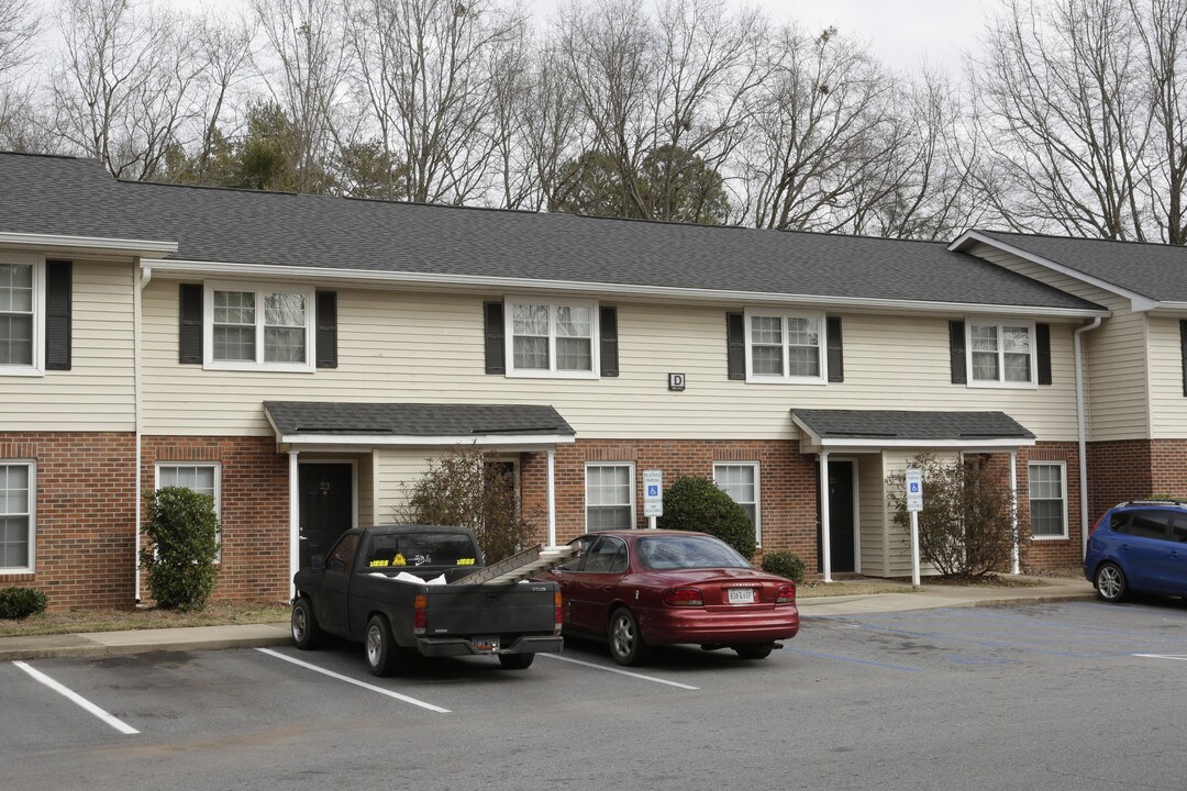 Woodruff Arms Apartments in Woodruff, SC - Building Photo