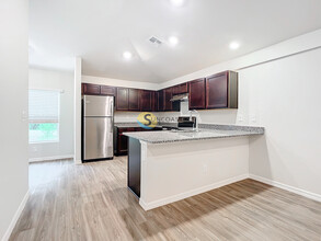 17142 Nixon Ave in Port Charlotte, FL - Building Photo - Building Photo