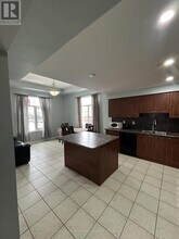 52 Commuter Dr in Brampton, ON - Building Photo - Building Photo