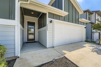 9800 Grapevine Leaf Dr in Manor, TX - Building Photo - Building Photo