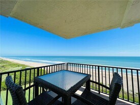 10044 S Ocean Dr in Jensen Beach, FL - Building Photo
