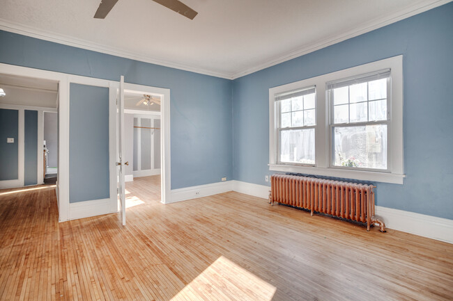 1523 W Lake St in Minneapolis, MN - Building Photo - Building Photo