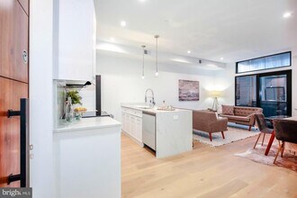 3921 W St NW in Washington, DC - Building Photo - Building Photo