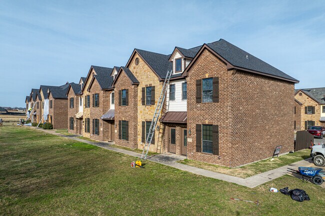 11118 Marion Rd in Sanger, TX - Foto de edificio - Primary Photo