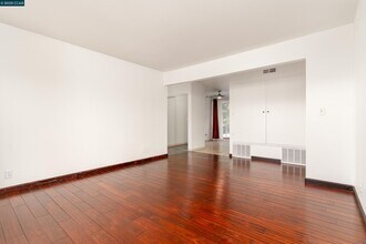 2345 Paloma Ct in Pinole, CA - Building Photo - Building Photo