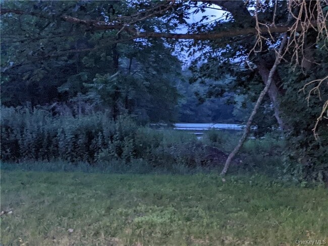 property at 1426 US-9W