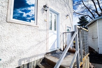 1126 Cyrville Rd in Ottawa, ON - Building Photo - Building Photo