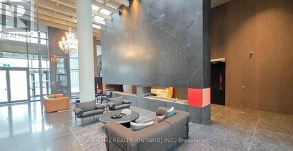 8 Interchange Wy in Vaughan, ON - Building Photo - Building Photo