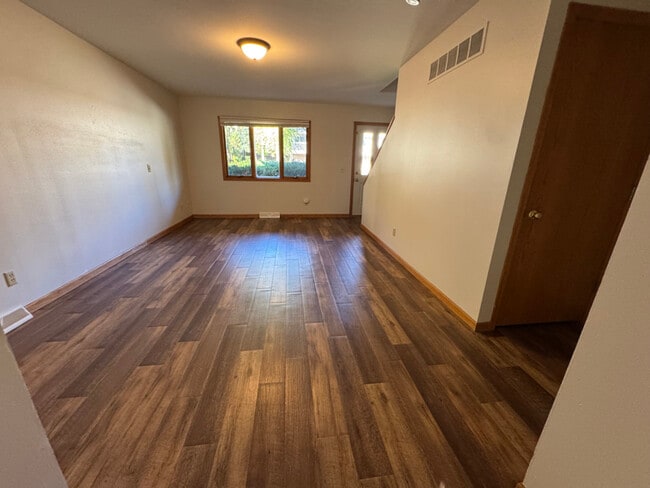 817 Kendall Ln in Lake Geneva, WI - Building Photo - Building Photo