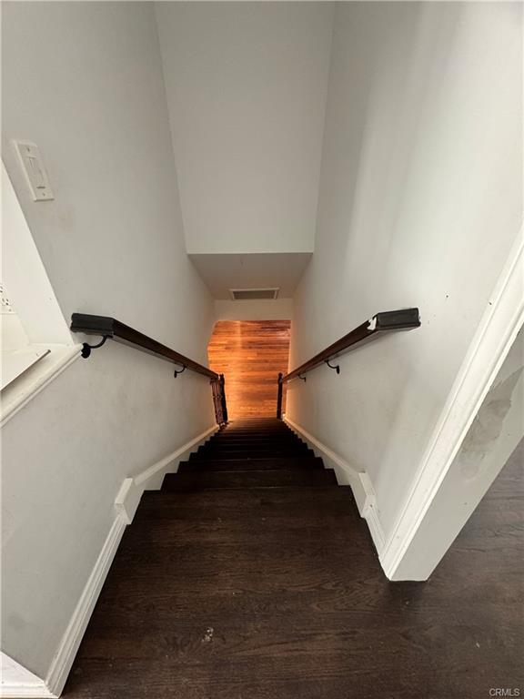 2248 E Chevy Chase Dr in Glendale, CA - Building Photo - Building Photo