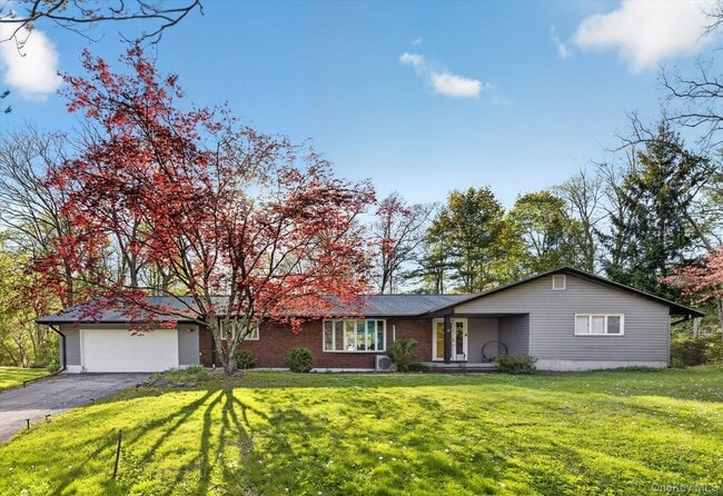 property at 8 Jonathan Ln