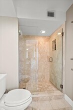 1890 S Ocean Dr in Hallandale Beach, FL - Building Photo - Building Photo