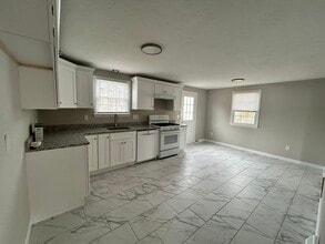 38 Reservoir St in Brockton, MA - Building Photo - Building Photo