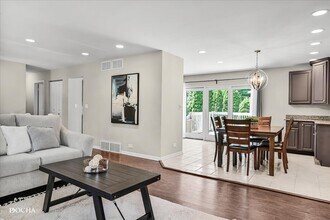 425 W Gartner Rd in Naperville, IL - Building Photo - Building Photo
