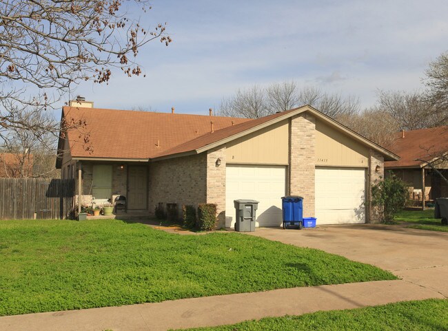 11415 Ptarmigan Dr in Austin, TX - Foto de edificio - Building Photo