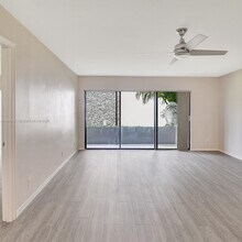 311 W Laurel Dr in Margate, FL - Building Photo - Building Photo