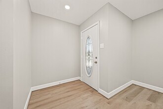 1611 Drexel Dr in Katy, TX - Building Photo - Building Photo