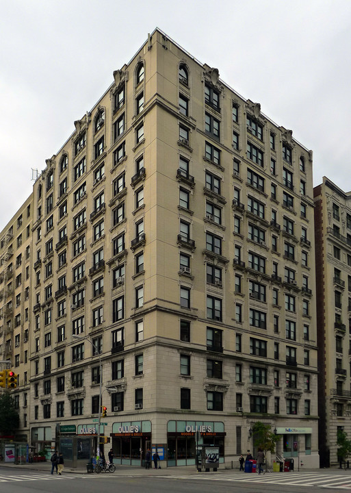 Rexor Apartments in New York, NY - Foto de edificio