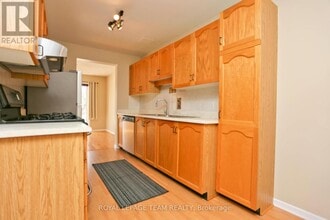 15 Forestlane Private in Ottawa, ON - Building Photo - Building Photo