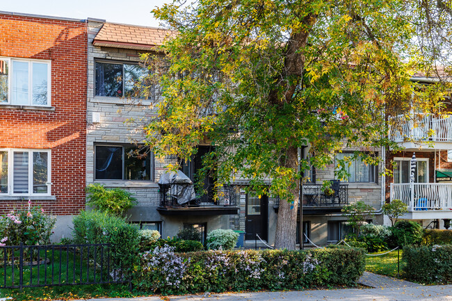 2111 De Hampton Av in Montréal, QC - Building Photo - Building Photo