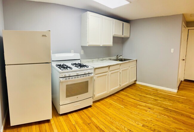 4355 S Sawyer Ave, Unit 002 in Chicago, IL - Foto de edificio - Building Photo