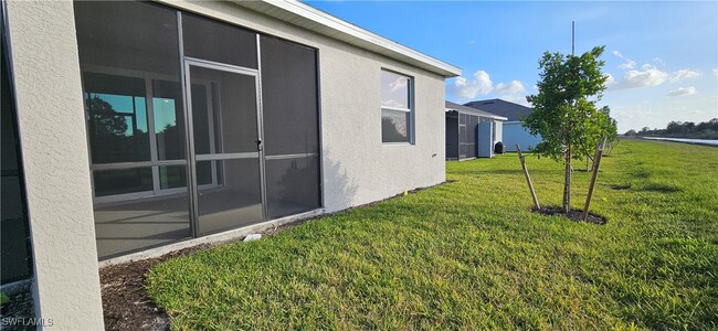 20697 Hazelnut Ct in Lehigh Acres, FL - Building Photo - Building Photo