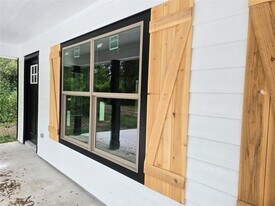 3514 B Hunnicutt St in Dayton, TX - Building Photo