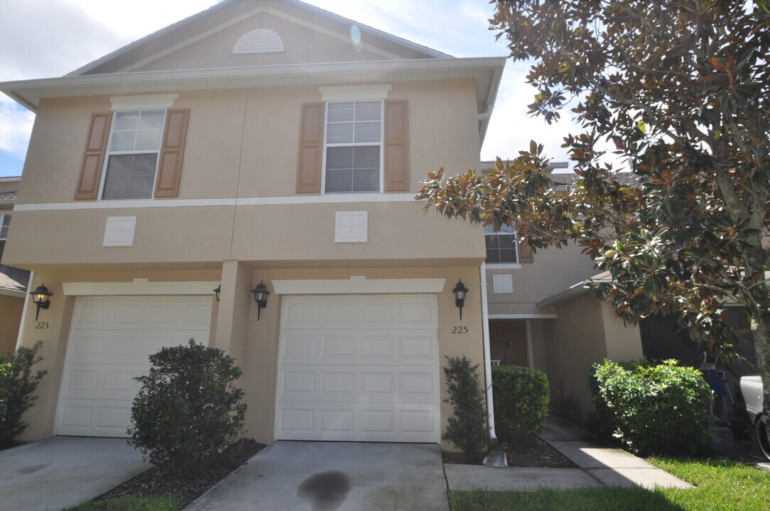 225 Sterling Springs Ln in Altamonte Springs, FL - Building Photo