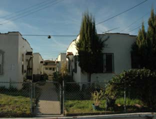 217 N Saratoga St in Los Angeles, CA - Building Photo