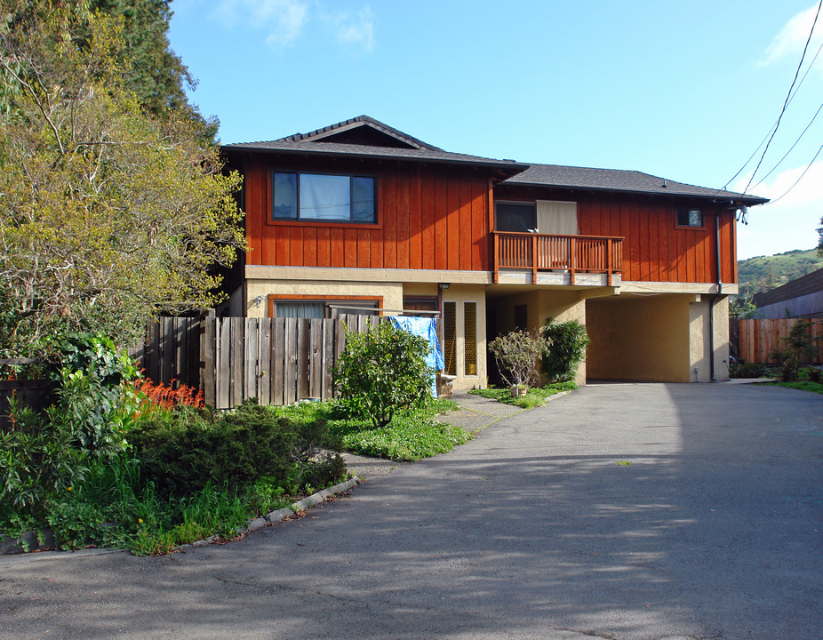 939 E Blithedale Ave in Mill Valley, CA - Building Photo