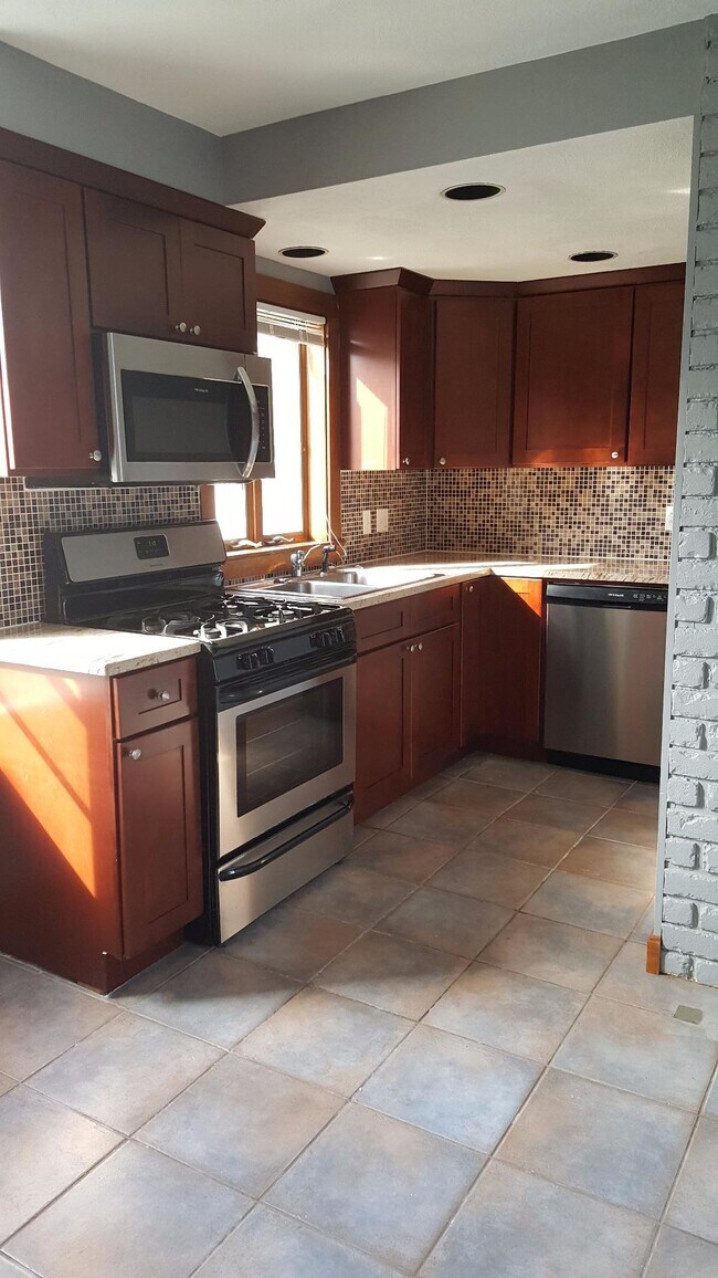 81 Summer St Apartments and Nearby Watertown Apartments For Rent