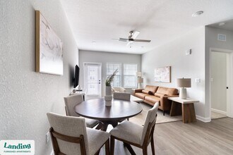 84 San Filippo Dr SE, Unit 08-8302 in Palm Bay, FL - Foto de edificio - Building Photo