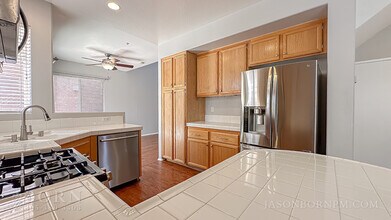 476 Scatterwood Ln in Simi Valley, CA - Building Photo - Building Photo