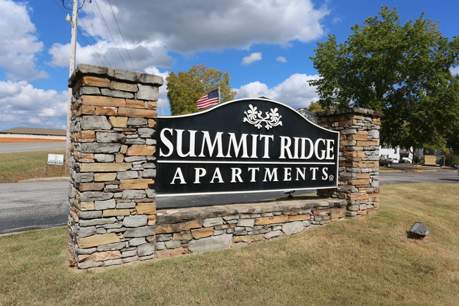 Summit Ridge Apartments