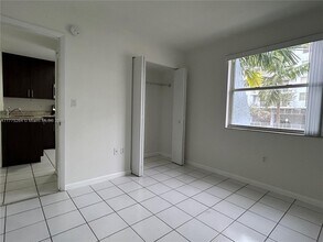 2575 SW 27th Ave, Unit 203 in Miami, FL - Building Photo - Building Photo