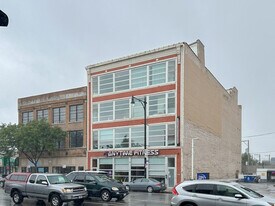 2412 W North St in Chicago, IL - Building Photo