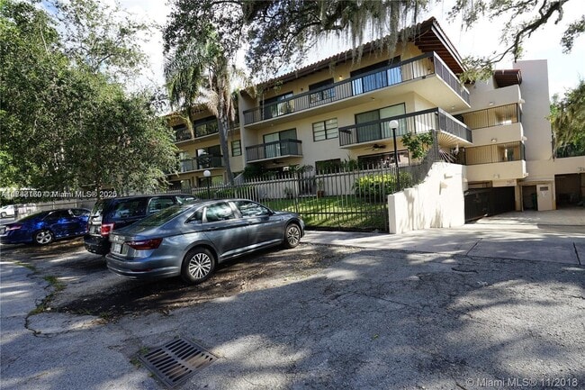 5201 Orduna Dr in Coral Gables, FL - Building Photo - Building Photo