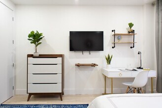 1597 York Ave in New York, NY - Foto de edificio - Building Photo