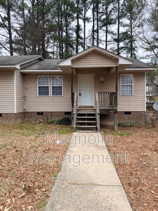 1105 Alexander Ave in Henderson, NC - Foto de edificio