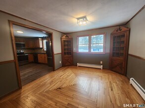 8 Quinn St in Stafford, CT - Building Photo - Building Photo