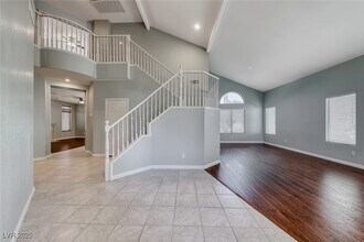 1002 Prestige Meadows Pl in Henderson, NV - Building Photo - Building Photo