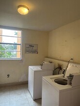 4304 NW 9th Ave in Deerfield Beach, FL - Foto de edificio - Building Photo