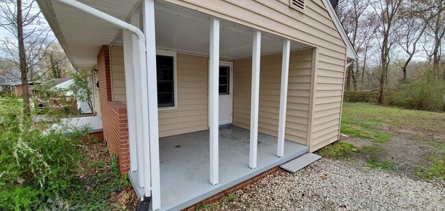 2707 Evergreen Dr in Greensboro, NC - Building Photo - Building Photo