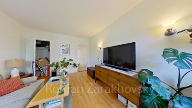 1848 Commonwealth Ave, Unit 37 in Boston, MA - Building Photo - Building Photo