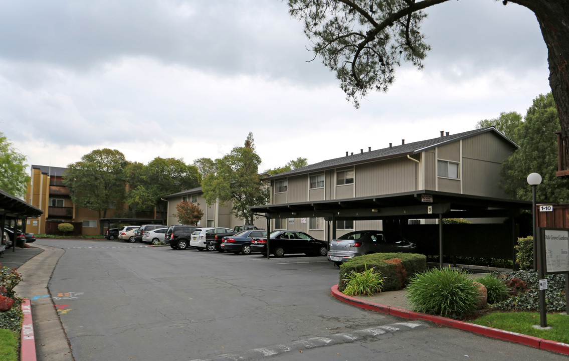 Oak Grove Gardens in Concord, CA - Building Photo