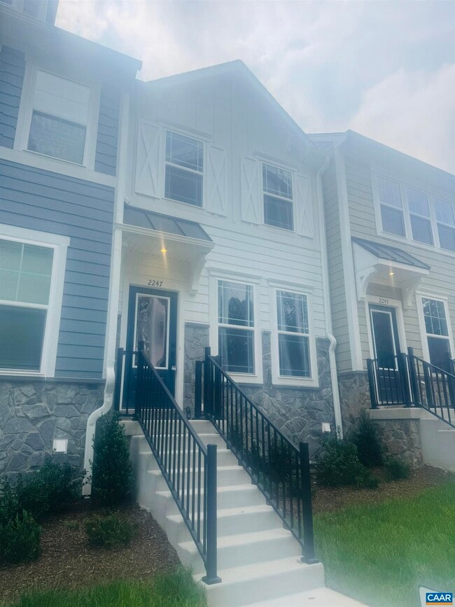 2247 Woodburn Rd in Charlottesville, VA - Building Photo - Building Photo